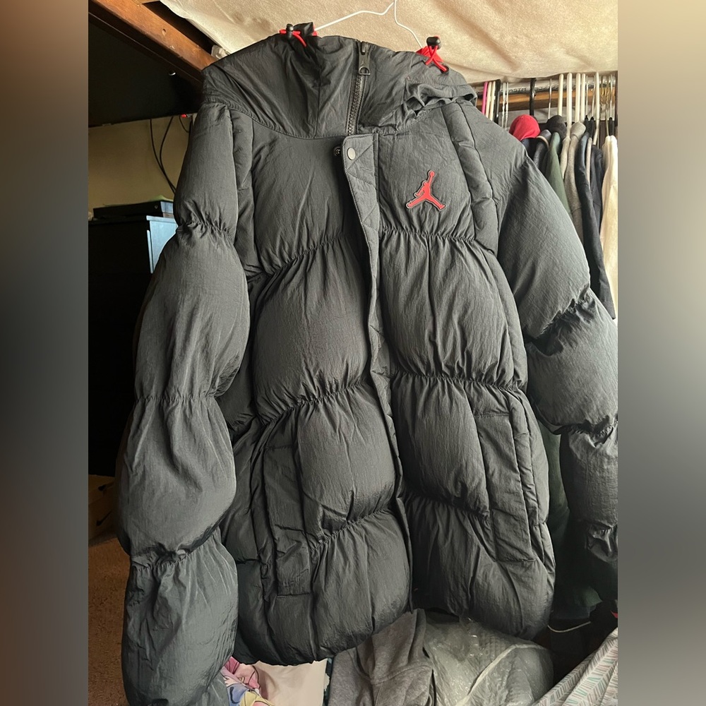 Jordan Essential Puffer Jacket (Black/Fire Red) NWT